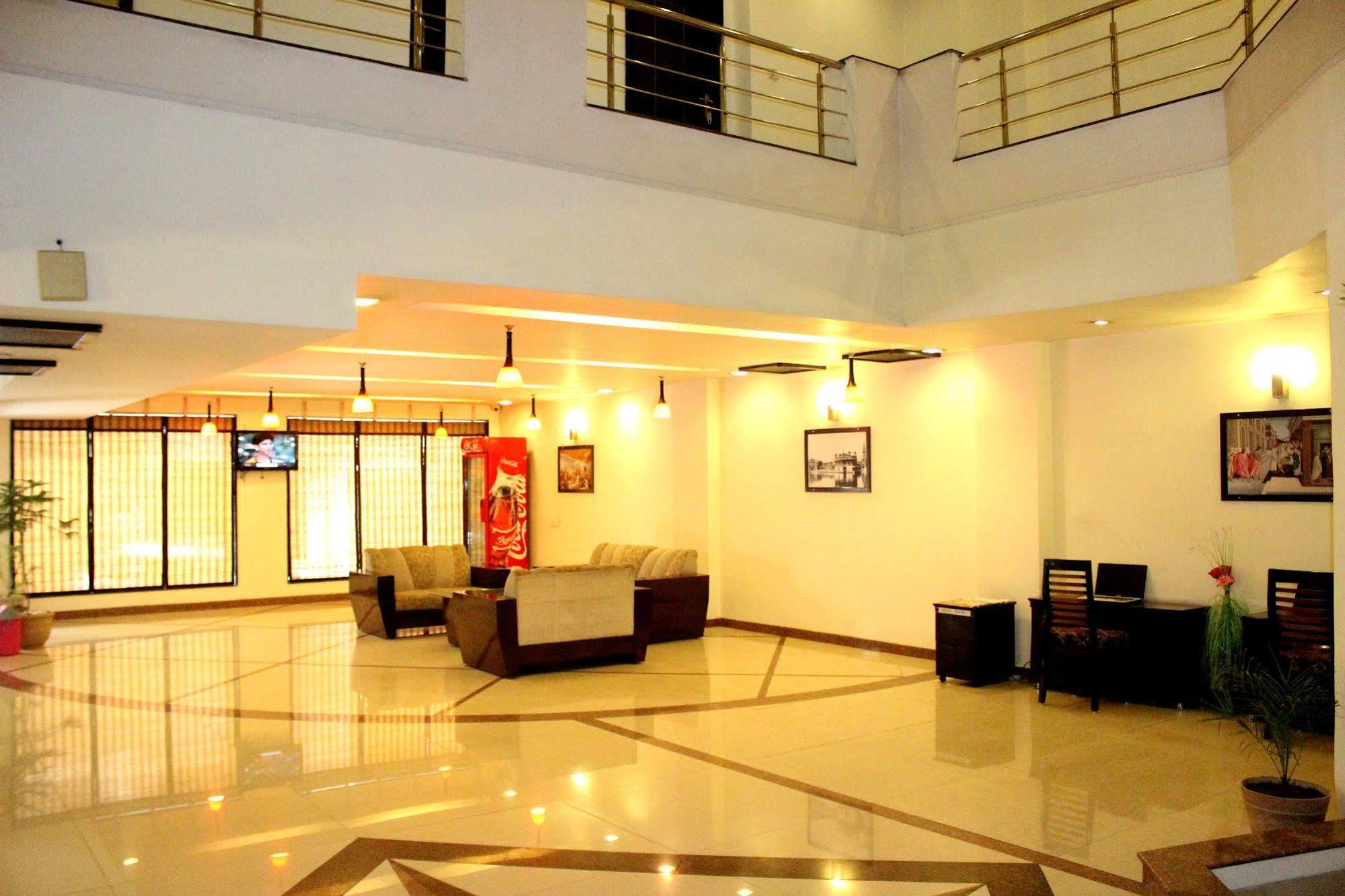 Hotel Hong Kong Inn Amritsar Exterior foto